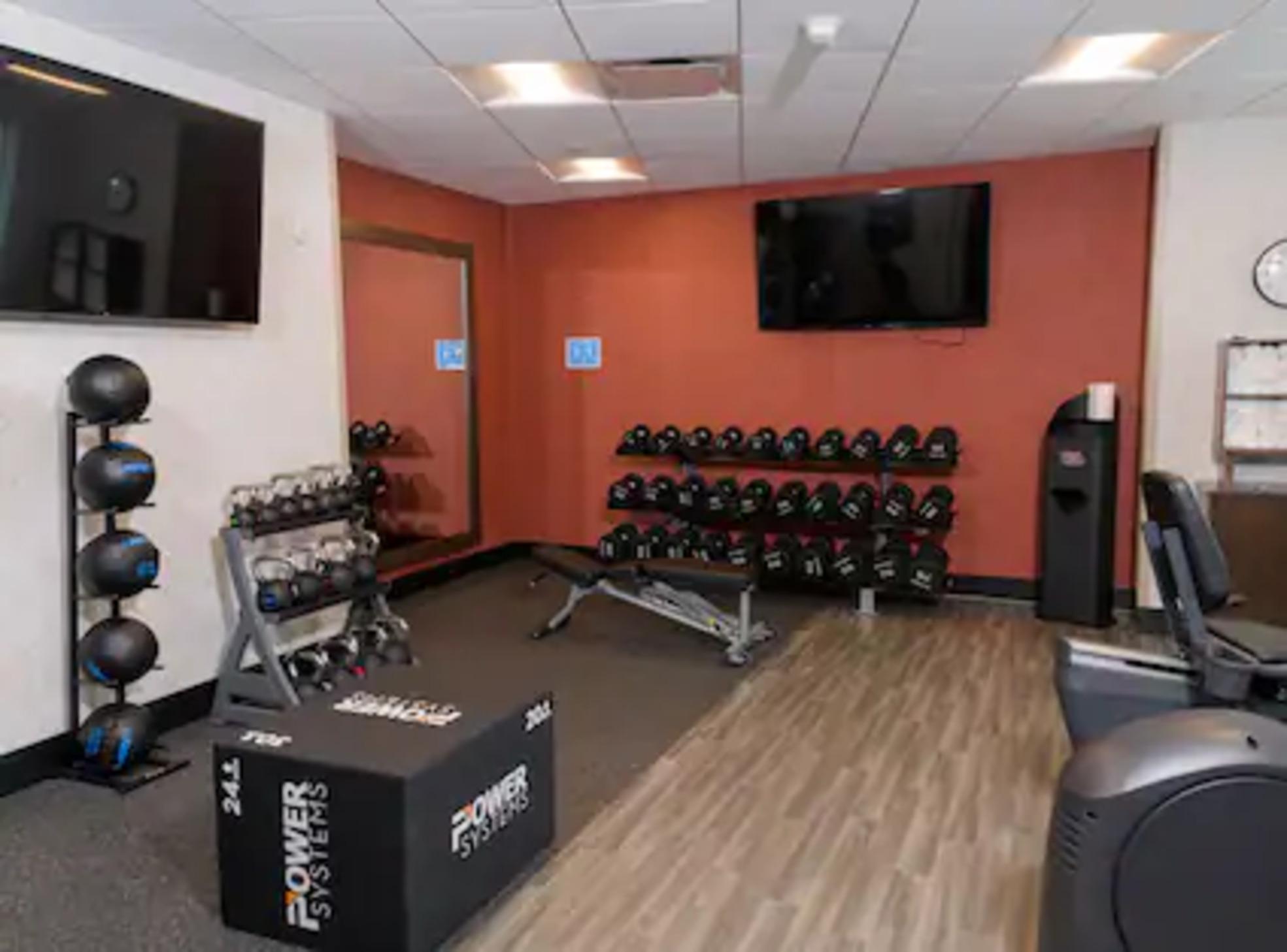 Hampton Inn & Suites Erie Bayfront Екстериор снимка