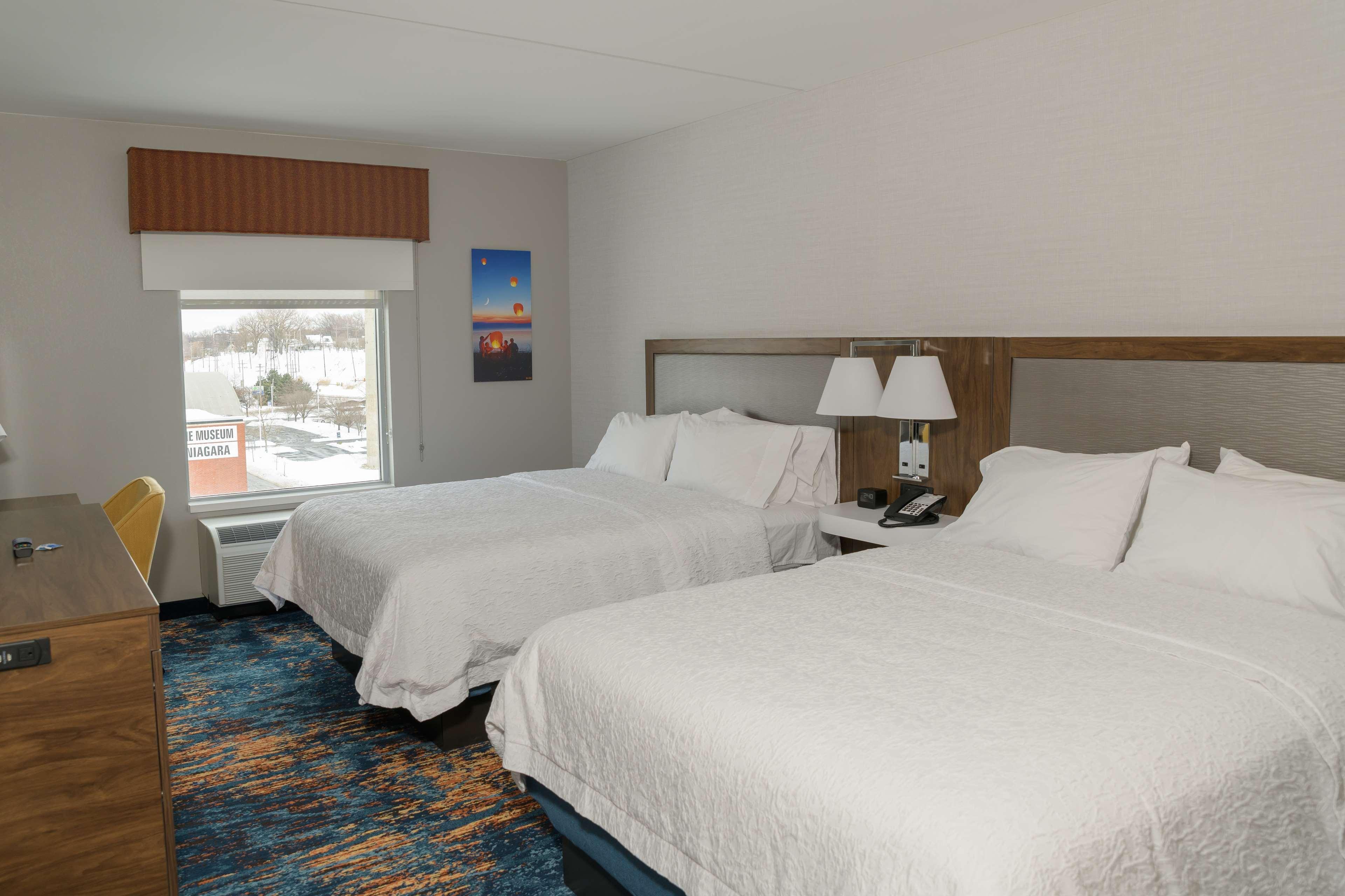 Hampton Inn & Suites Erie Bayfront Екстериор снимка