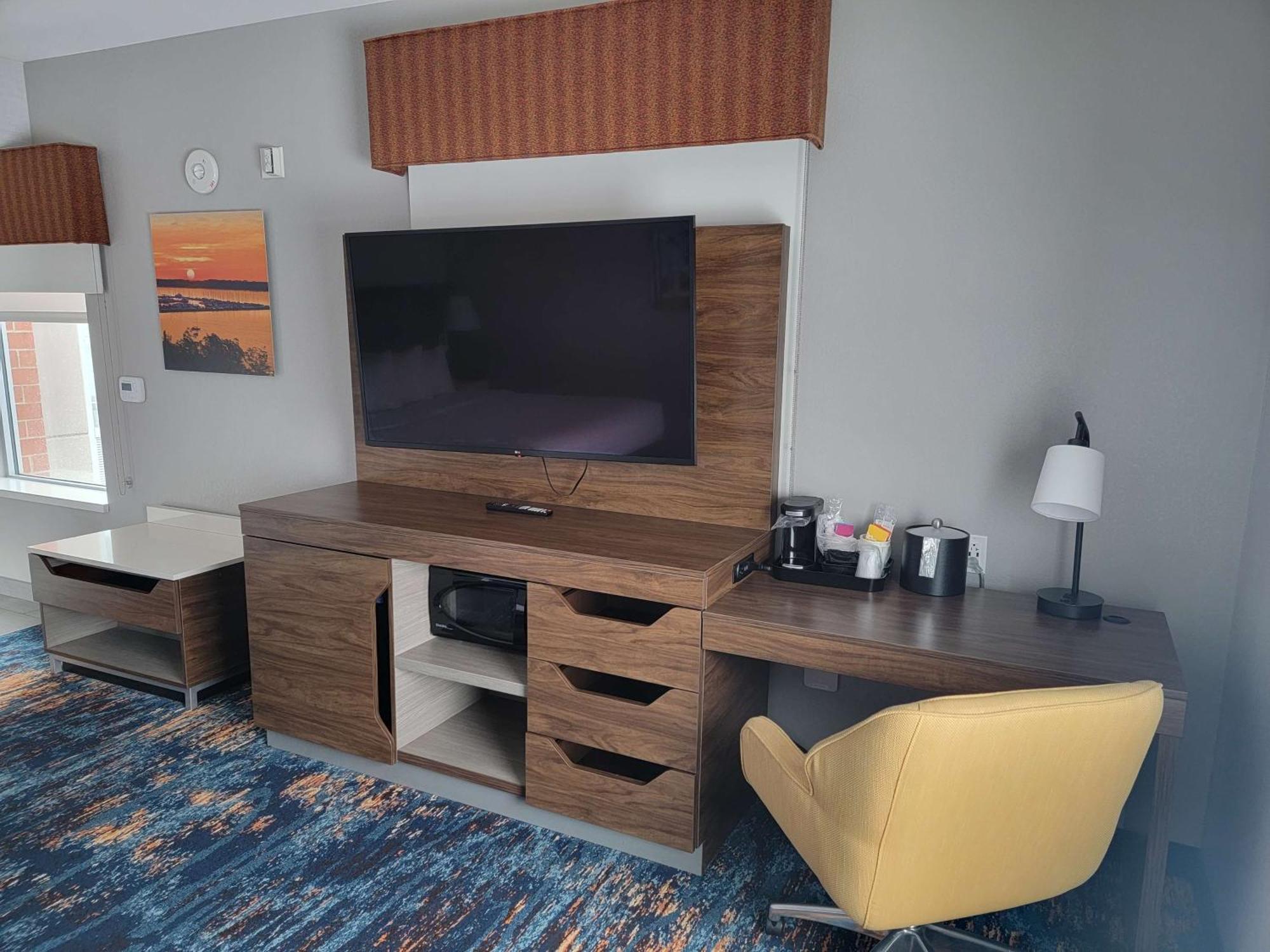 Hampton Inn & Suites Erie Bayfront Екстериор снимка