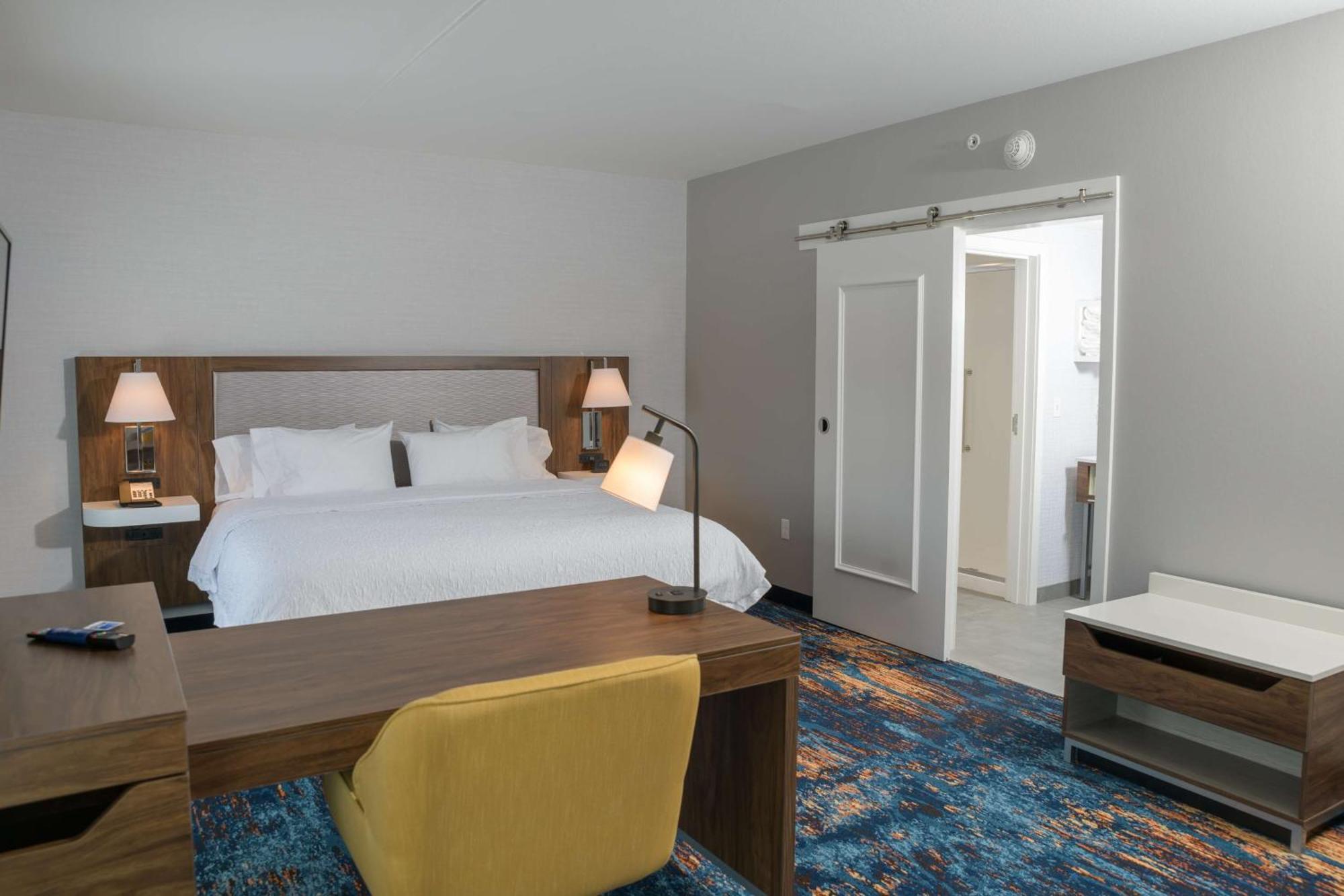 Hampton Inn & Suites Erie Bayfront Екстериор снимка