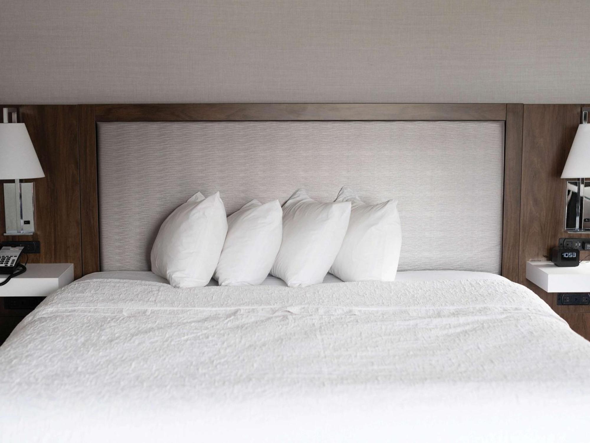 Hampton Inn & Suites Erie Bayfront Екстериор снимка