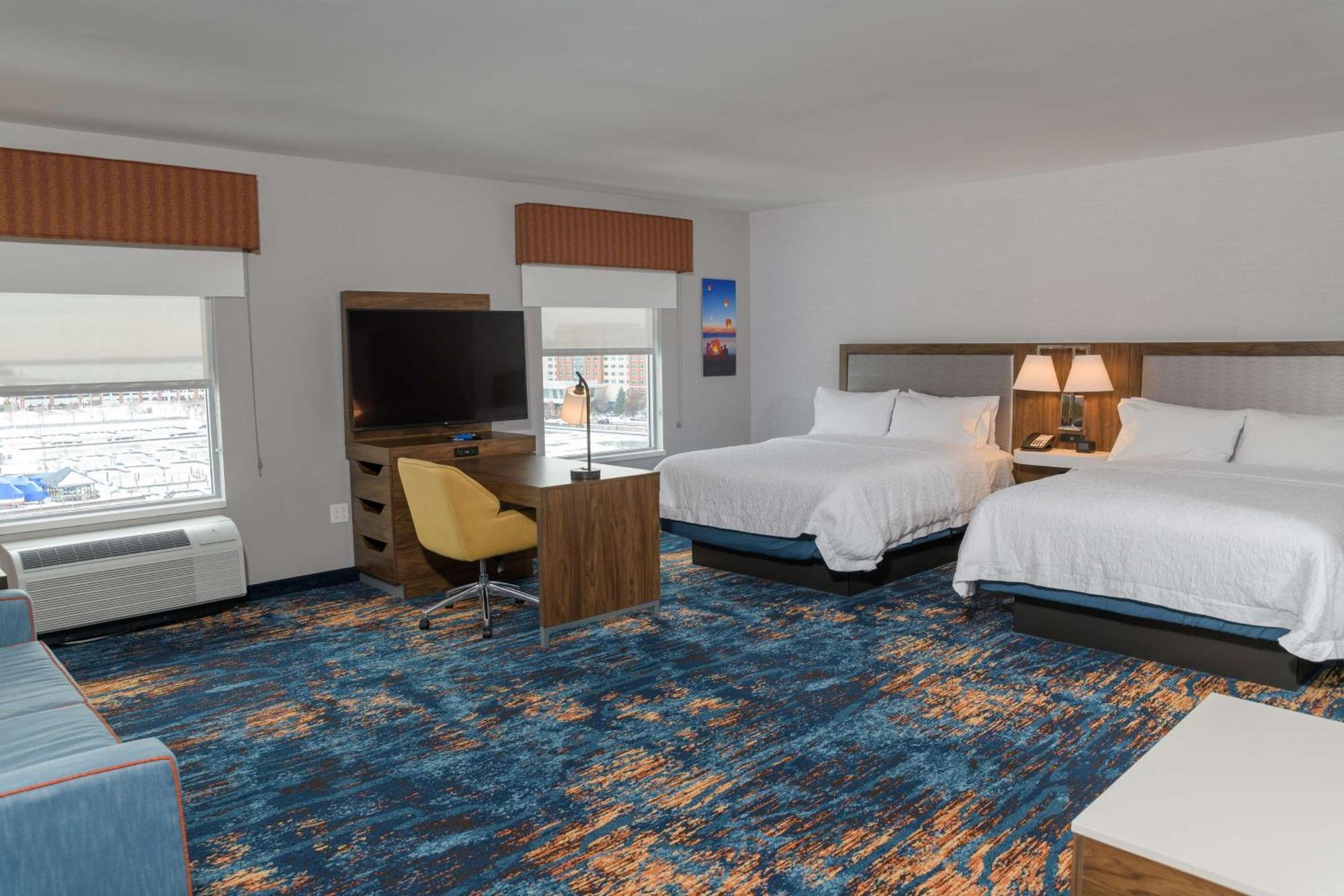 Hampton Inn & Suites Erie Bayfront Екстериор снимка