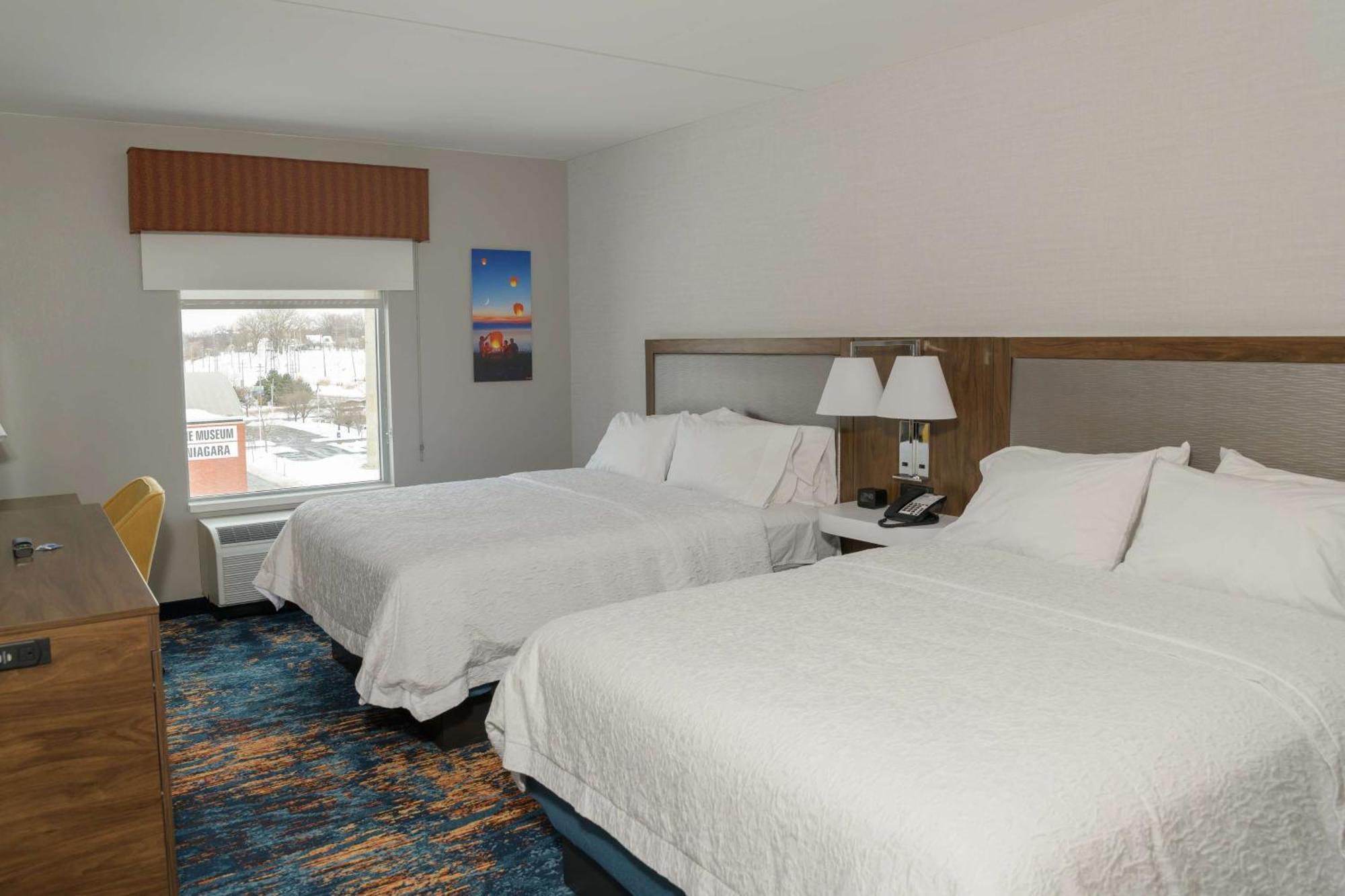 Hampton Inn & Suites Erie Bayfront Екстериор снимка