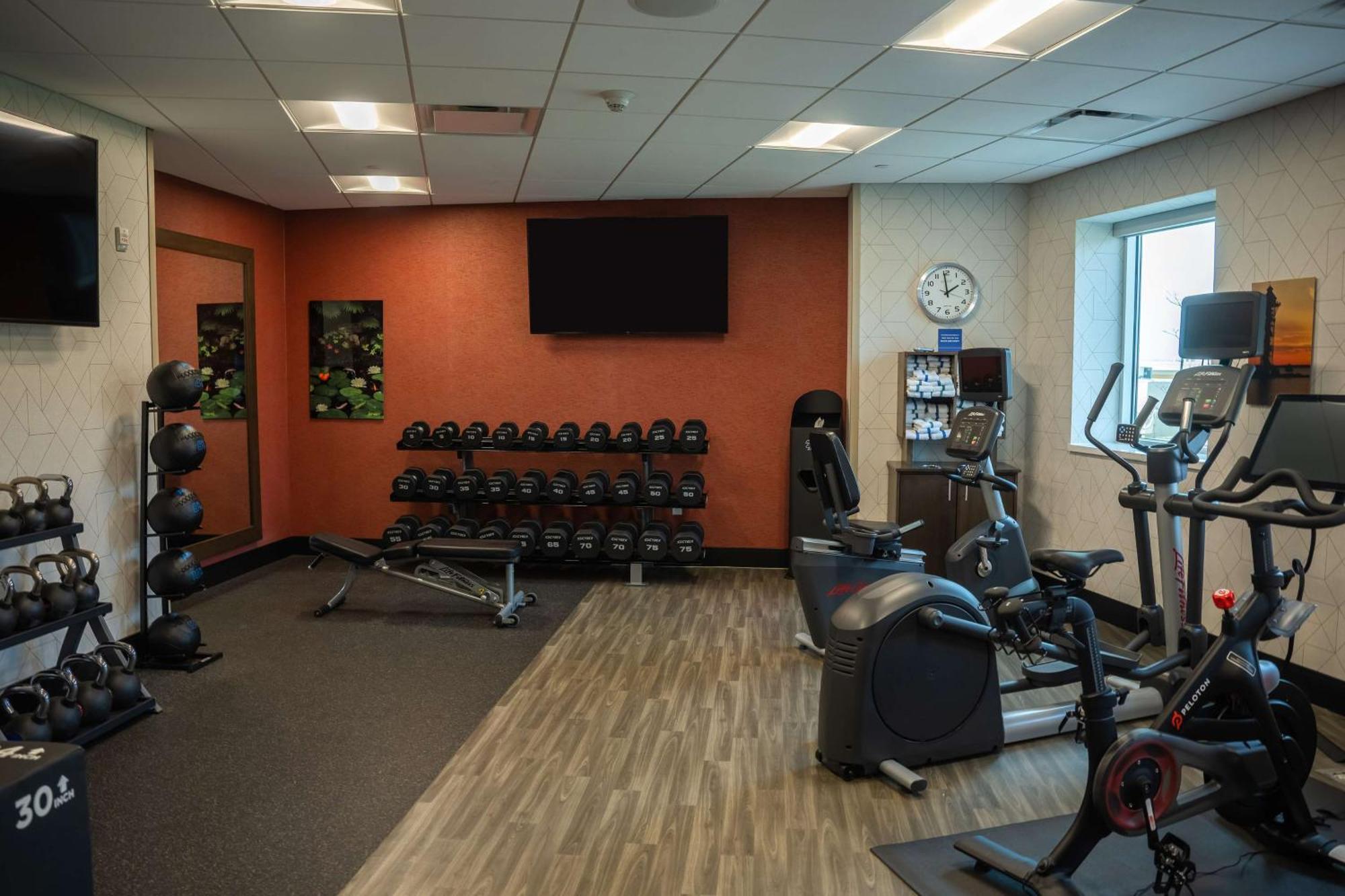 Hampton Inn & Suites Erie Bayfront Екстериор снимка
