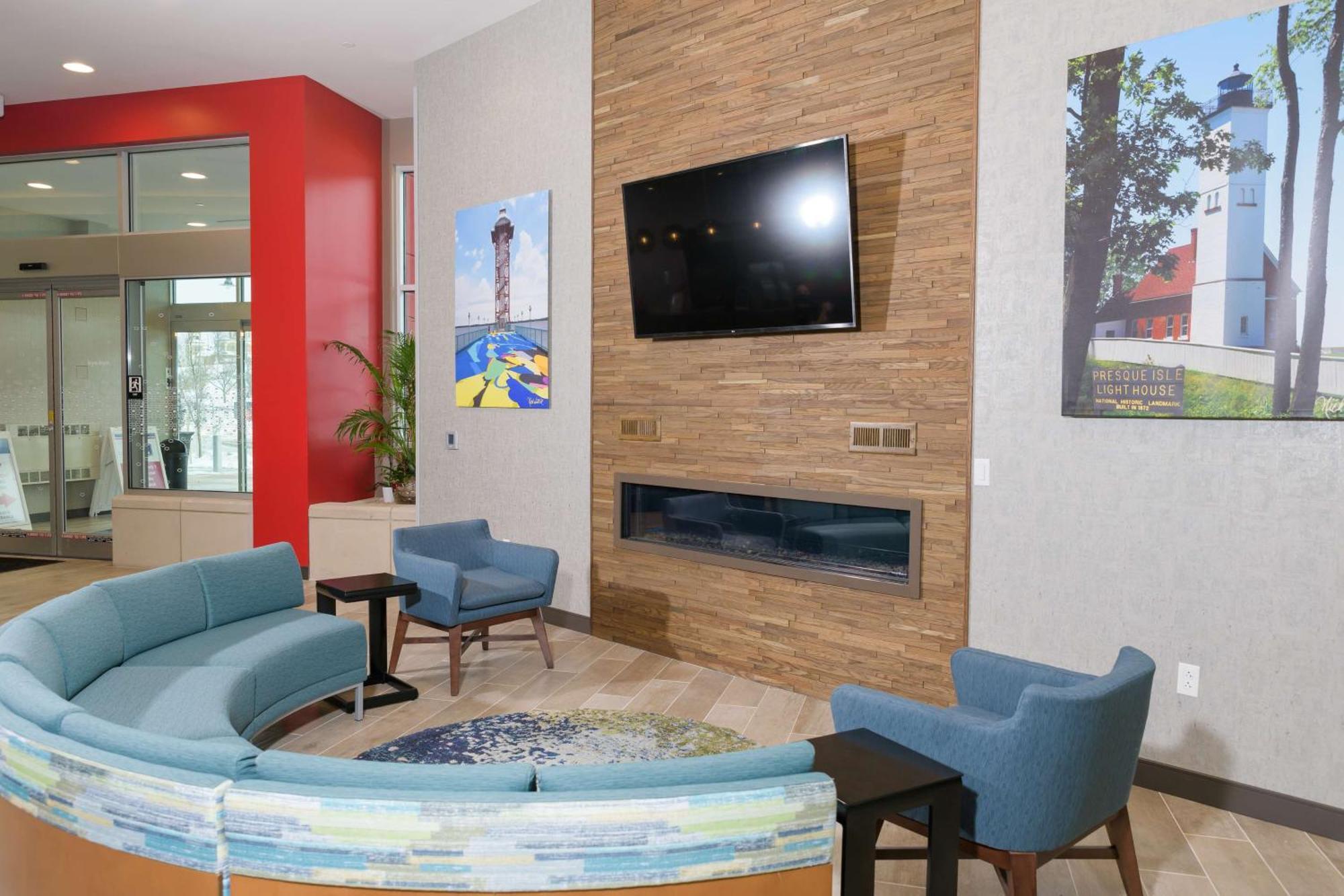 Hampton Inn & Suites Erie Bayfront Екстериор снимка