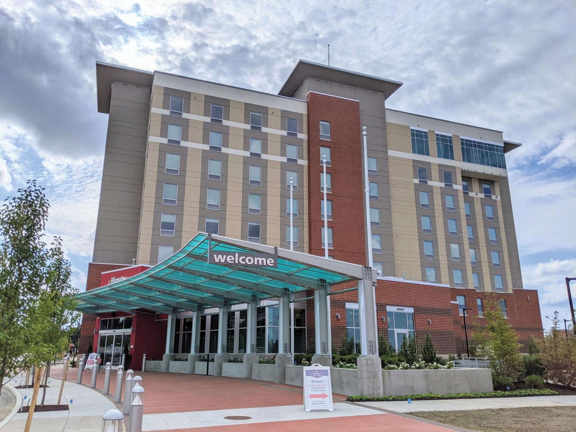 Hampton Inn & Suites Erie Bayfront Екстериор снимка